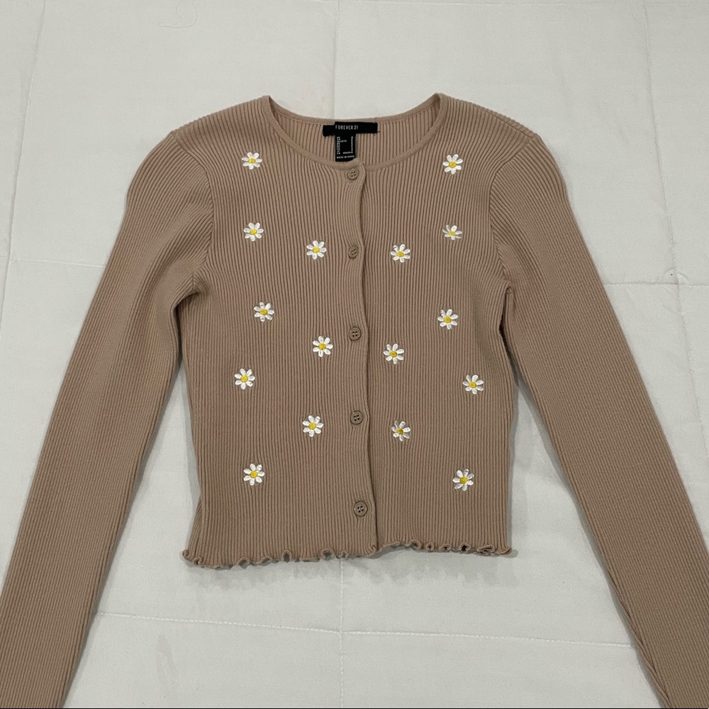 forever 21 beige daisy cardigan size s